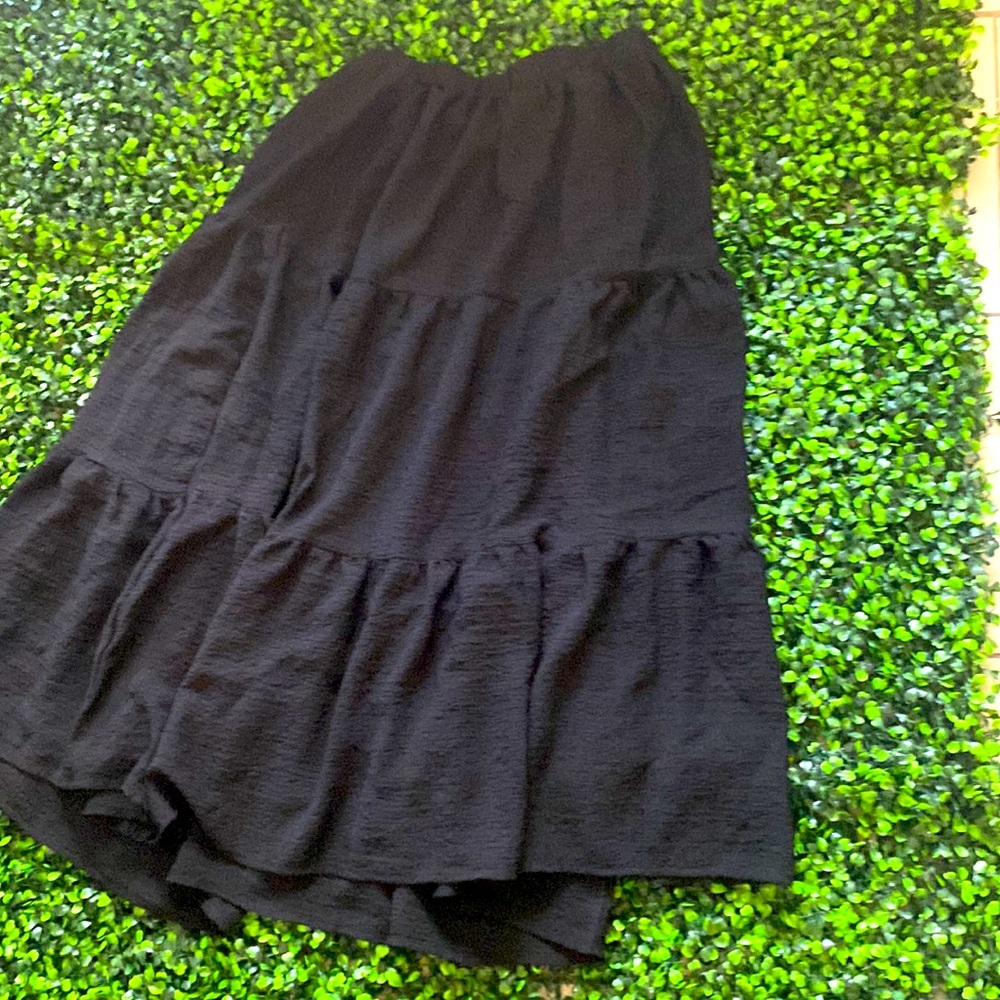 Black long skirt